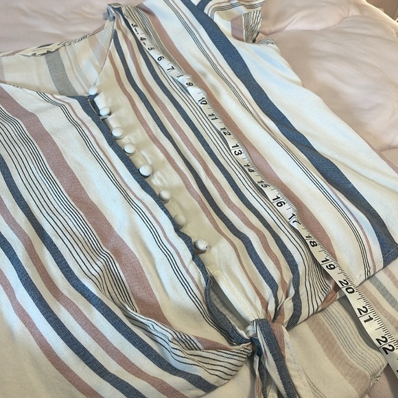 blouse - Picture 3 of 3